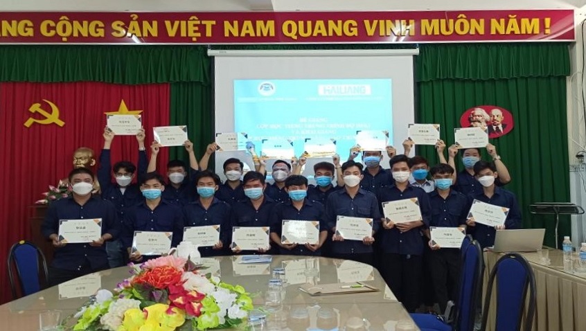 School-enterprise Cooperation | Vietnam's “Hailiang Class” held a Graduation Ceremony and a Second-phase Opening Ceremony